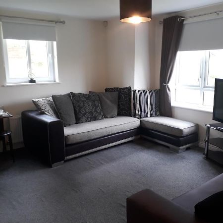 Pond View Apartment Airdrie Bagian luar foto