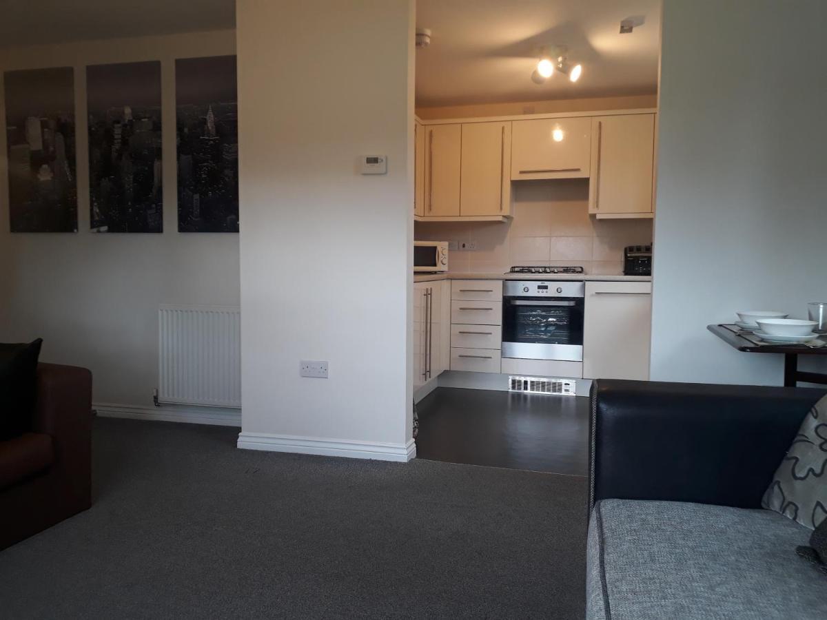 Pond View Apartment Airdrie Bagian luar foto